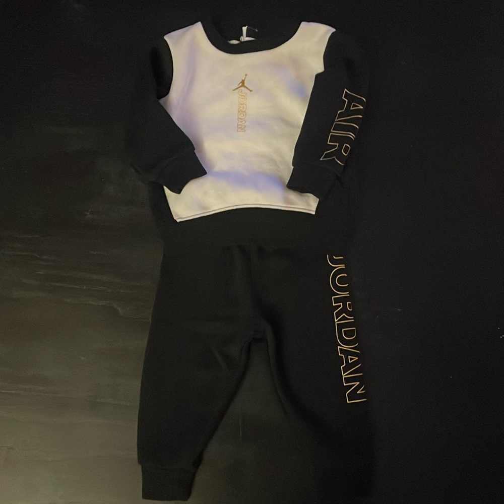 Jordan sweatpants and sweater size 12M